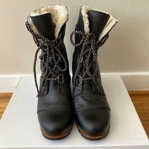 *SOLD*Sorel Joan of Arctic Mid Shearling Boots 9.5